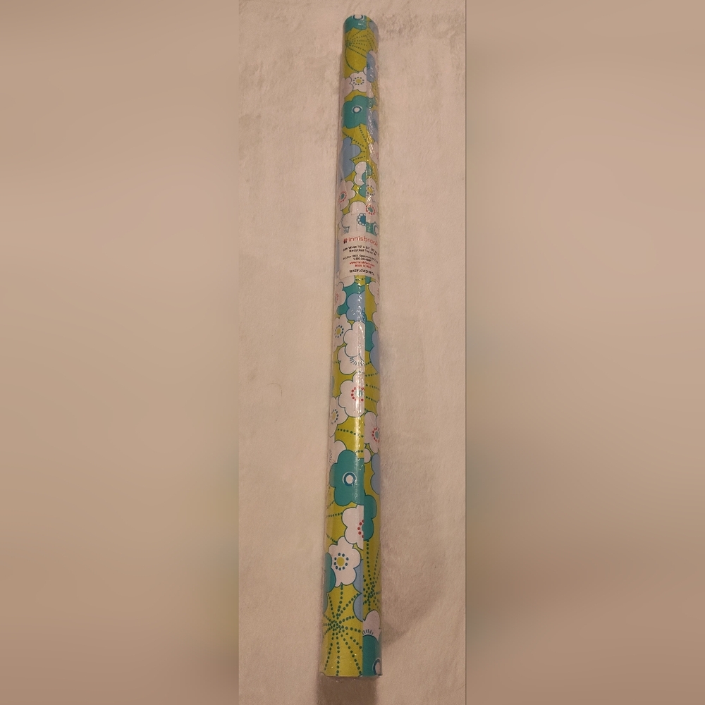 NWT & Retired! Innisbrook Gift Wrap -36sq